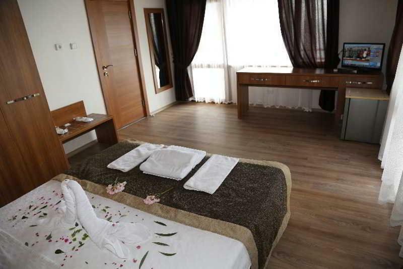 Diamond City Resort Hotel Büyükçekmece Esterno foto